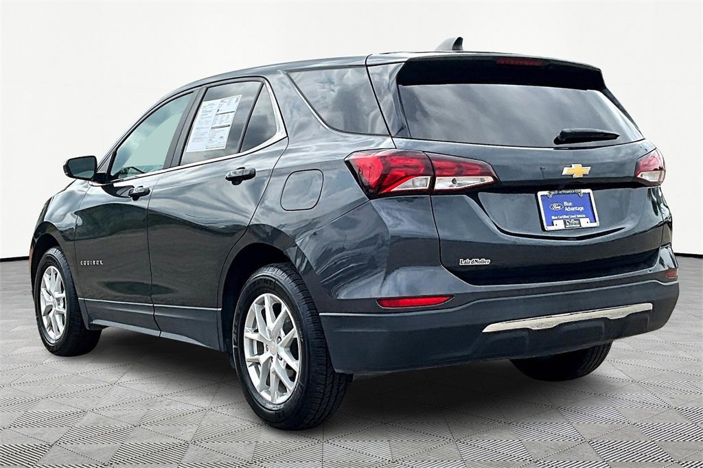 Used 2023 Chevrolet Equinox LT image 2