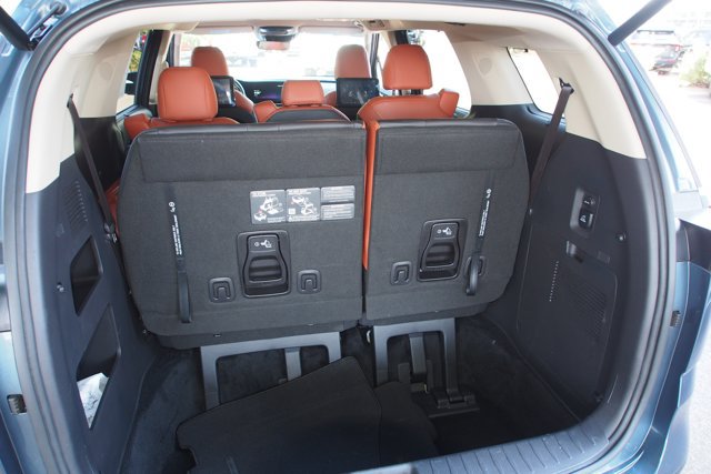 Used 2024 Kia Carnival SX FWD image 18