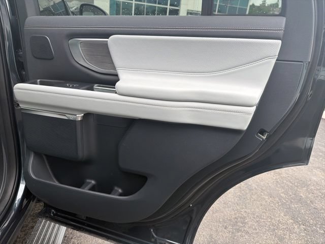 Certified 2025 Ford Expedition Platinum w/ Platinum Ultimate Package AWD/4WD image 20
