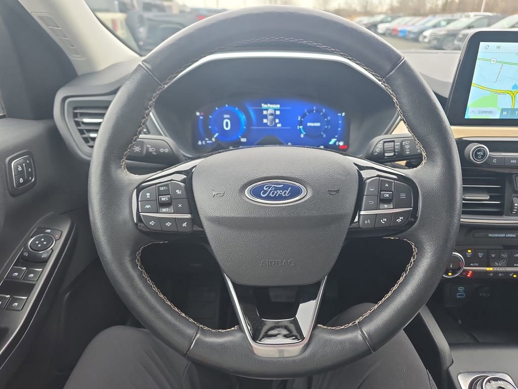 Certified 2022 Ford Escape Titanium w/ Titanium Elite Package image 37