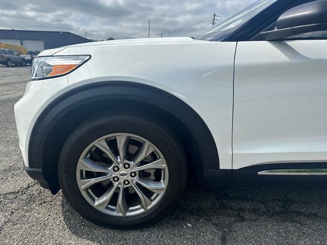 Certified 2023 Ford Explorer XLT w/ Equipment Group 202A AWD/4WD image 11