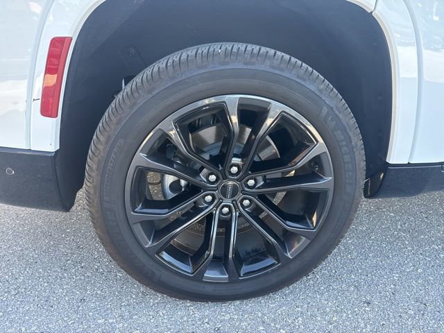 Used 2024 Jeep Grand Wagoneer Series II w/ Quick Order Packagew 28T image 16