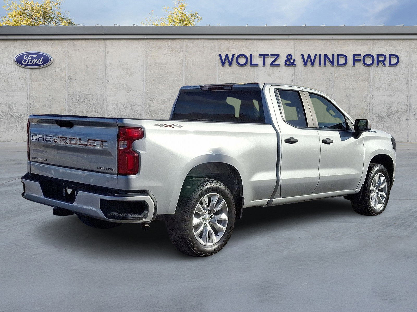 Used 2021 Chevrolet Silverado 1500 Custom image 4