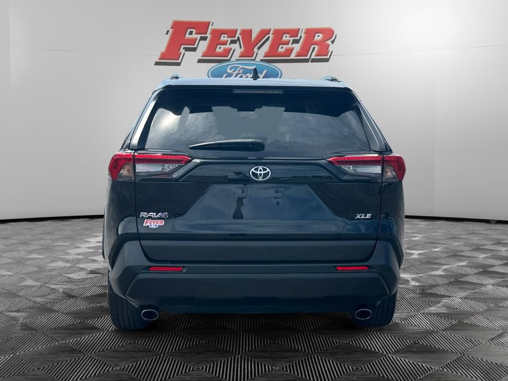 Used 2021 Toyota RAV4 XLE image 3