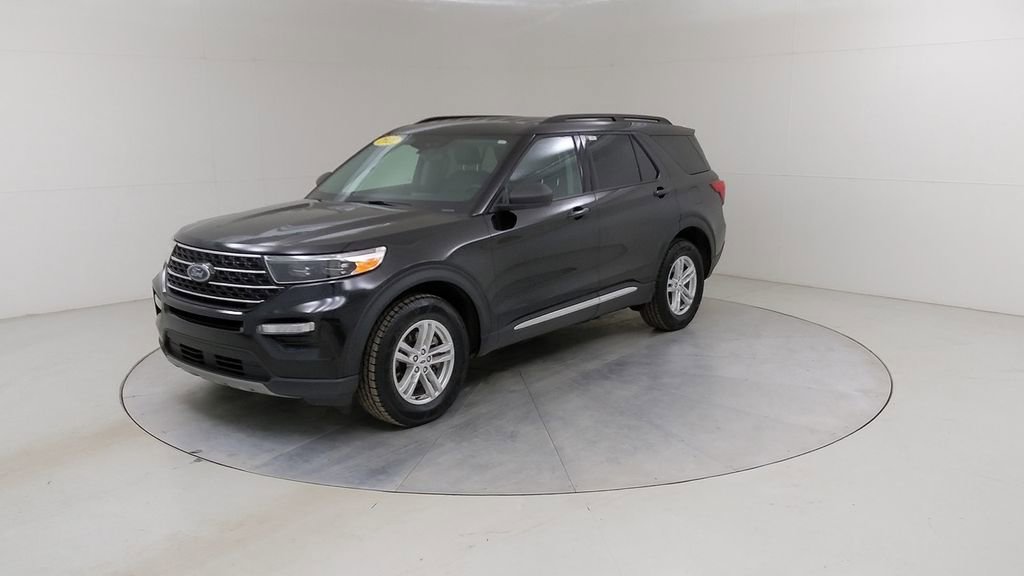 Certified 2022 Ford Explorer XLT w/ Equipment Group 202A image 21