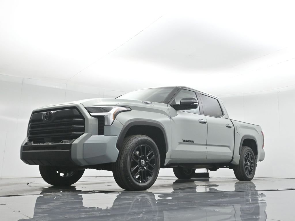 Used 2025 Toyota Tundra Limited image 27