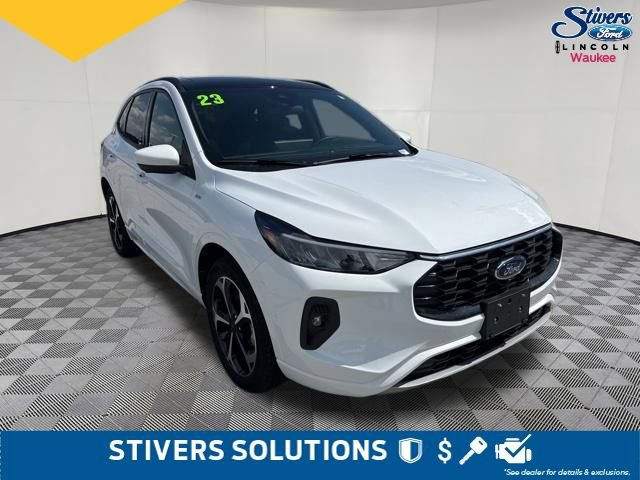Certified 2023 Ford Escape ST-Line Select w/ Tech Pack #2 AWD/4WD image 3