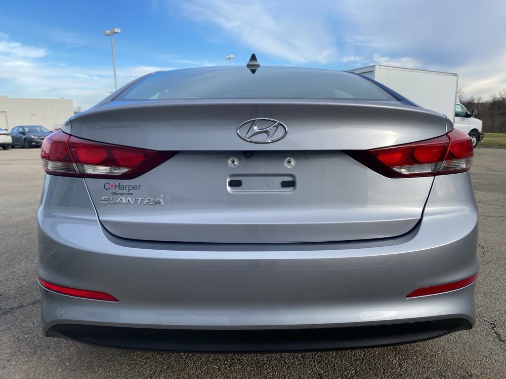 Used 2017 Hyundai Elantra SE image 4