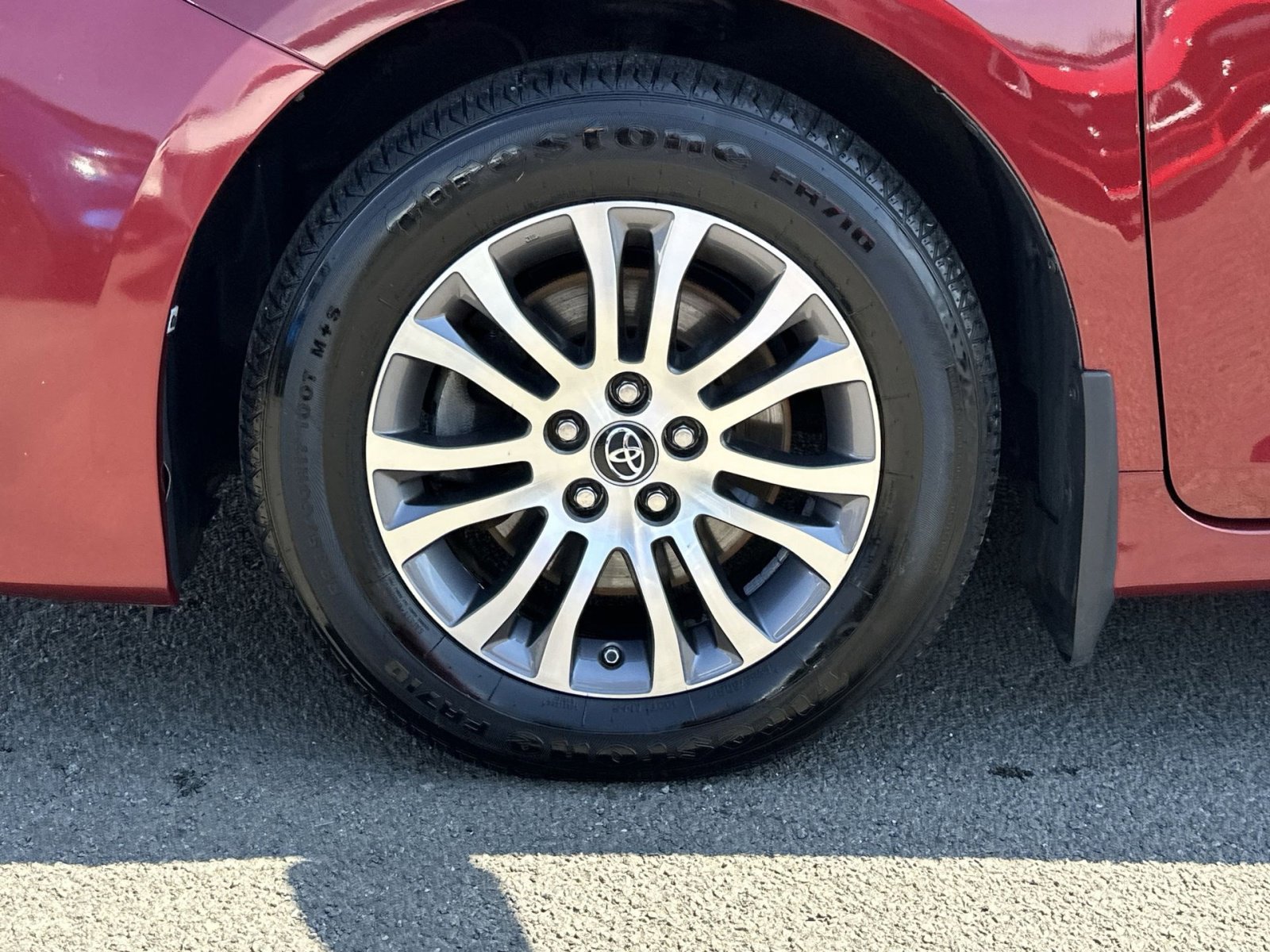 Used 2018 Toyota Sienna XLE w/ XLE Navigation Package FWD image 20