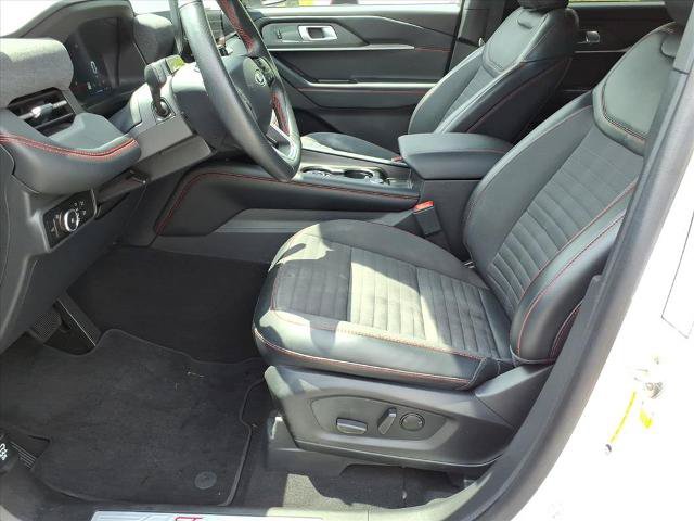 Certified 2025 Ford Explorer ST-Line w/ ST-Line Street Pack AWD/4WD image 9