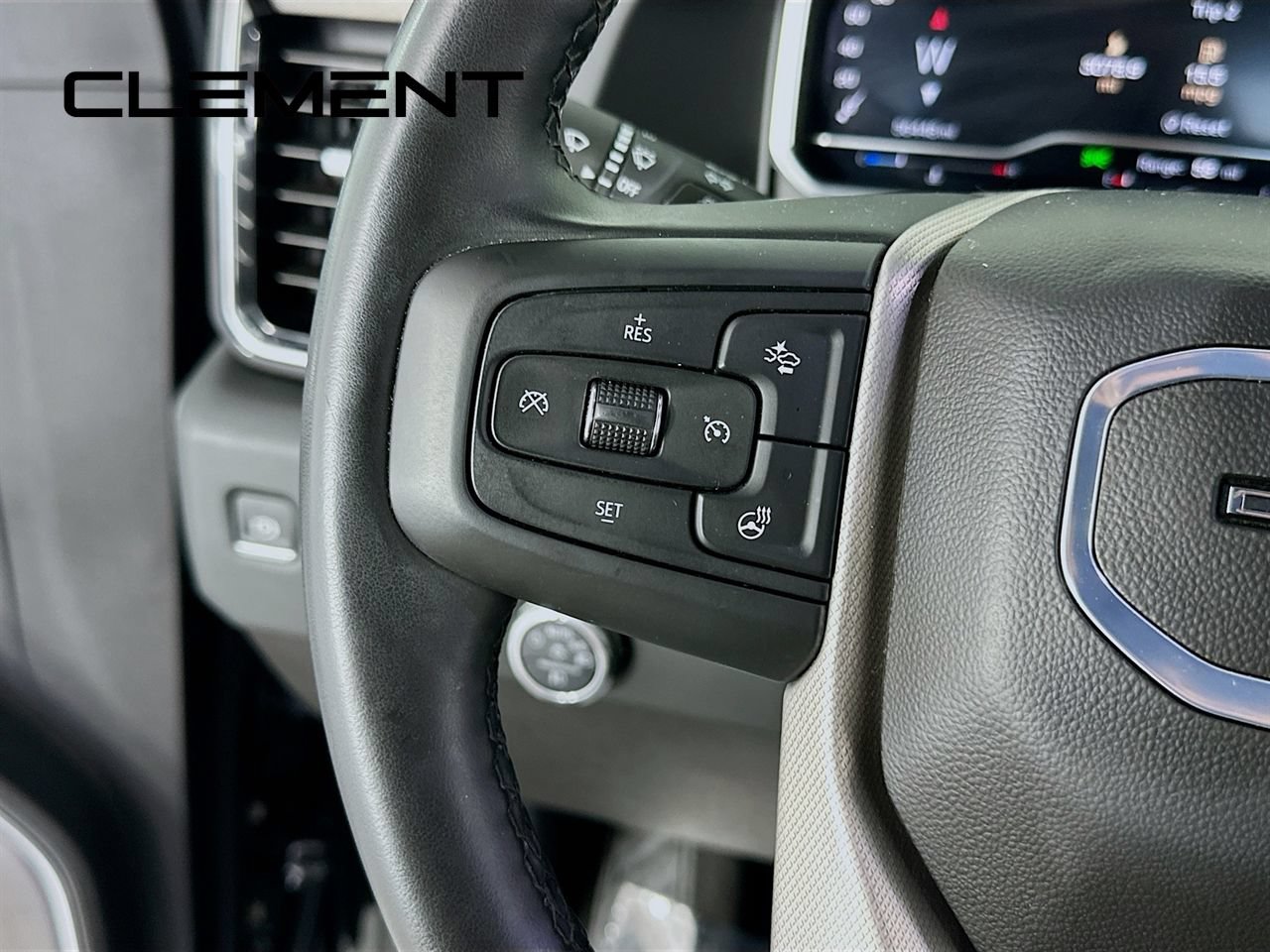Used 2024 GMC Sierra 2500 Denali AWD/4WD image 16