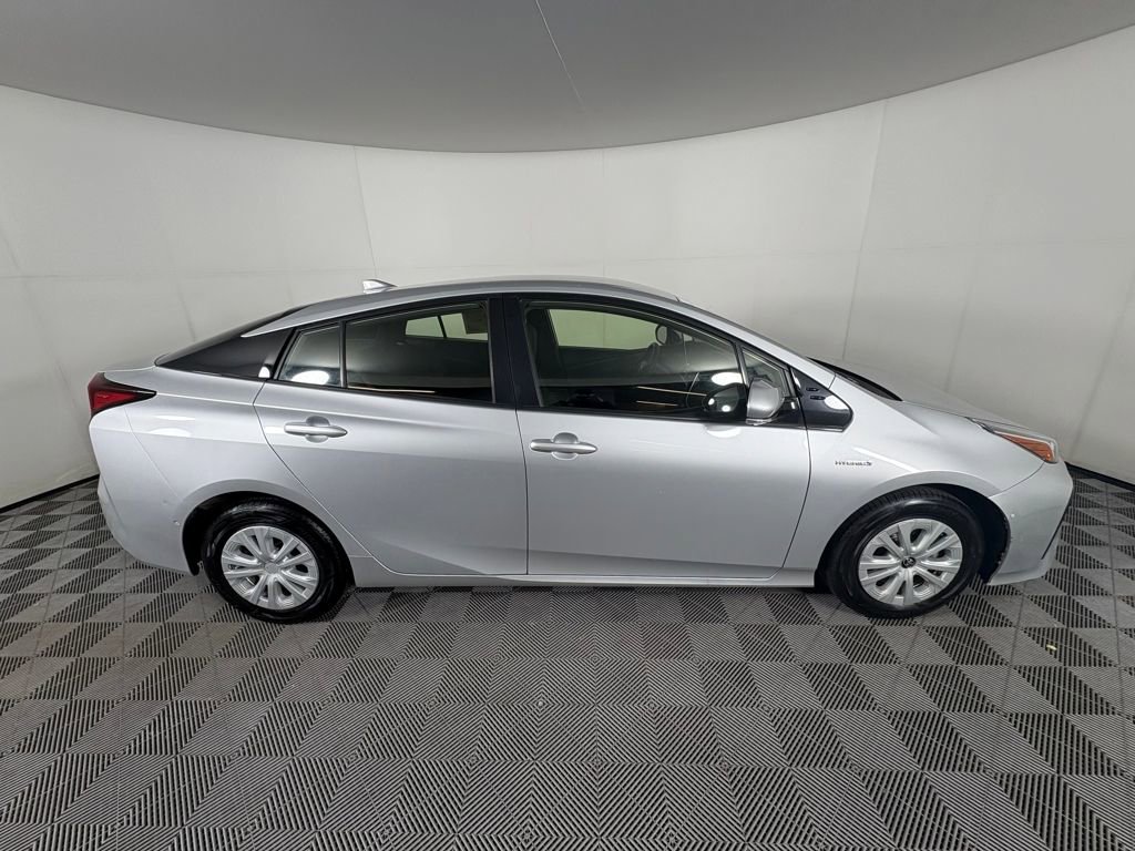 Used 2019 Toyota Prius image 8
