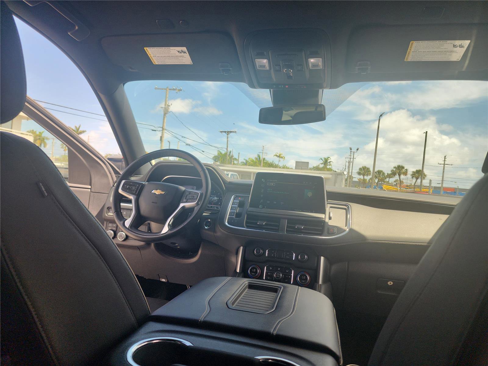 Used 2023 Chevrolet Suburban Premier image 29