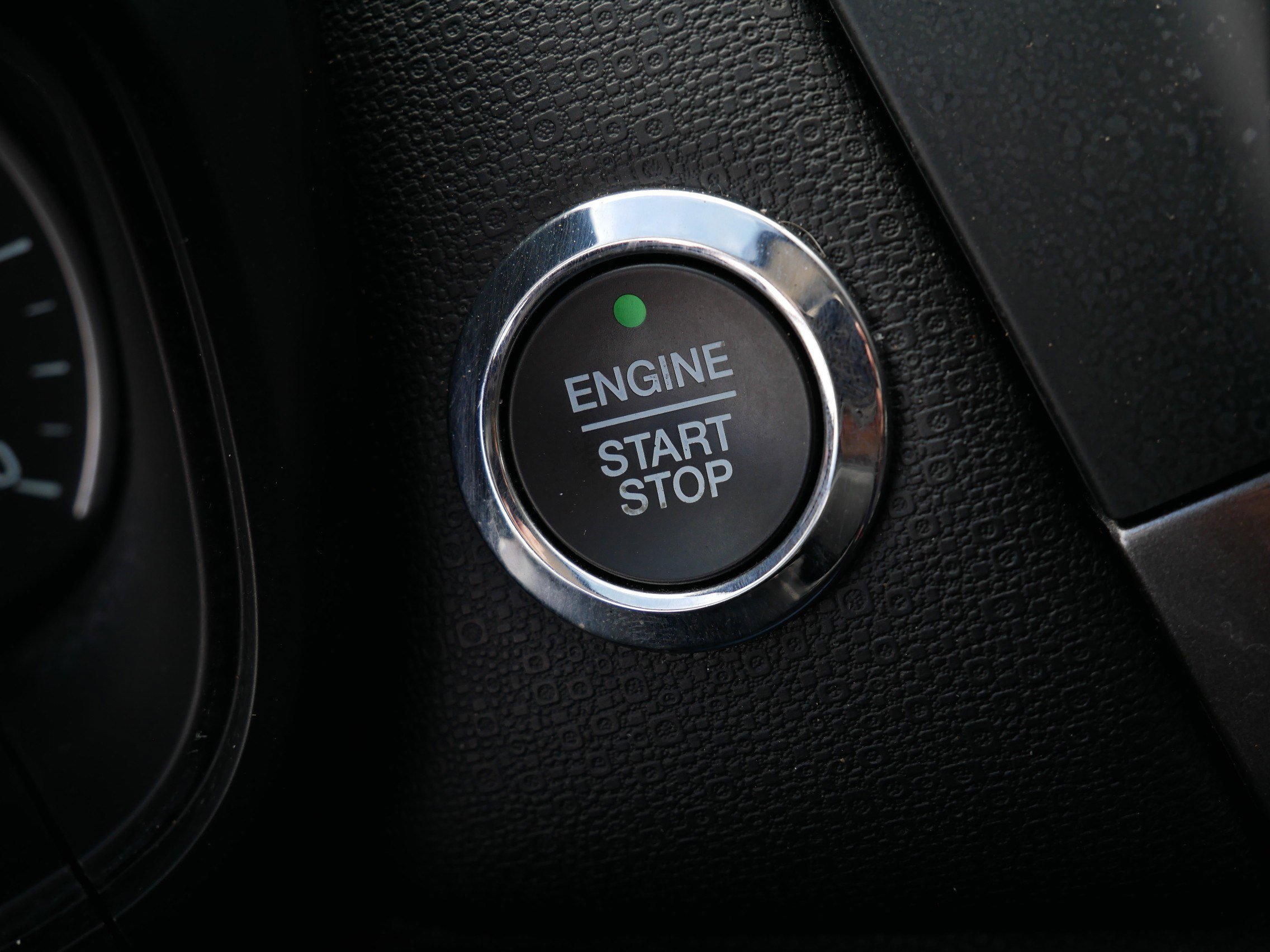 Certified 2020 Ford EcoSport SES image 30