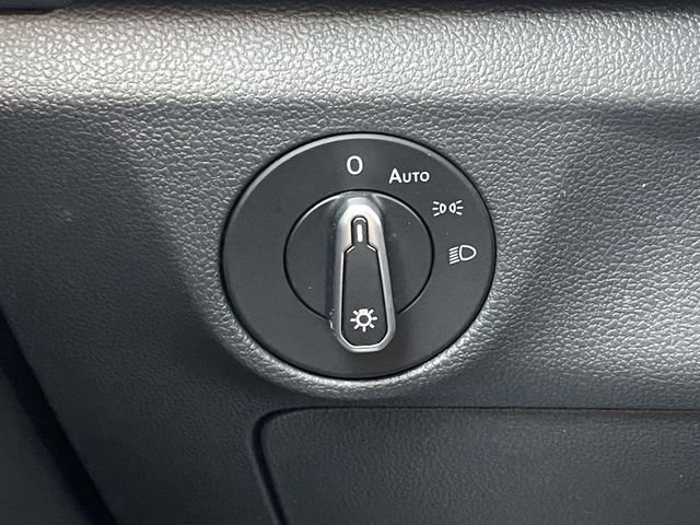 Used 2023 Volkswagen Jetta Sport image 17