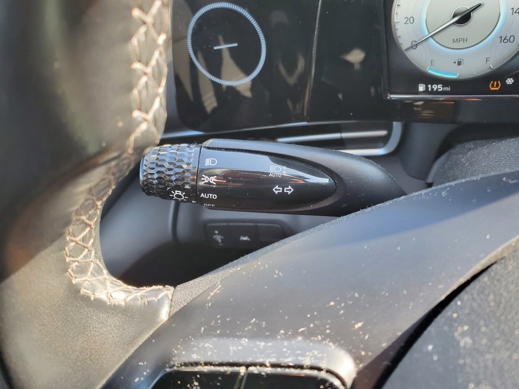 Used 2022 Hyundai Elantra SEL w/ Convenience + Premium Package image 20