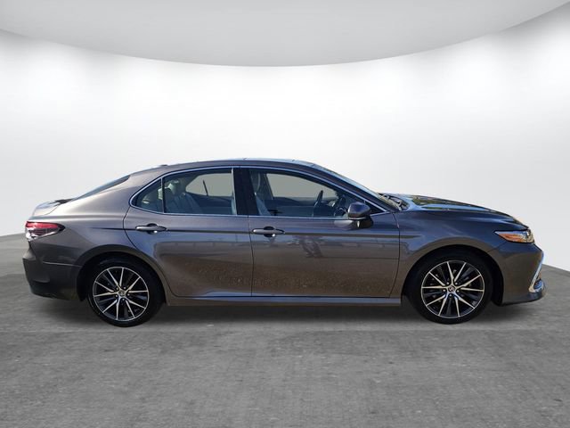 Used 2023 Toyota Camry XLE image 3