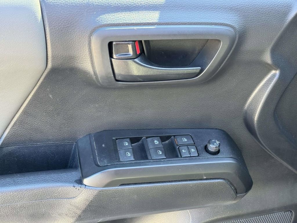 Used 2023 Toyota Tacoma SR AWD/4WD image 17