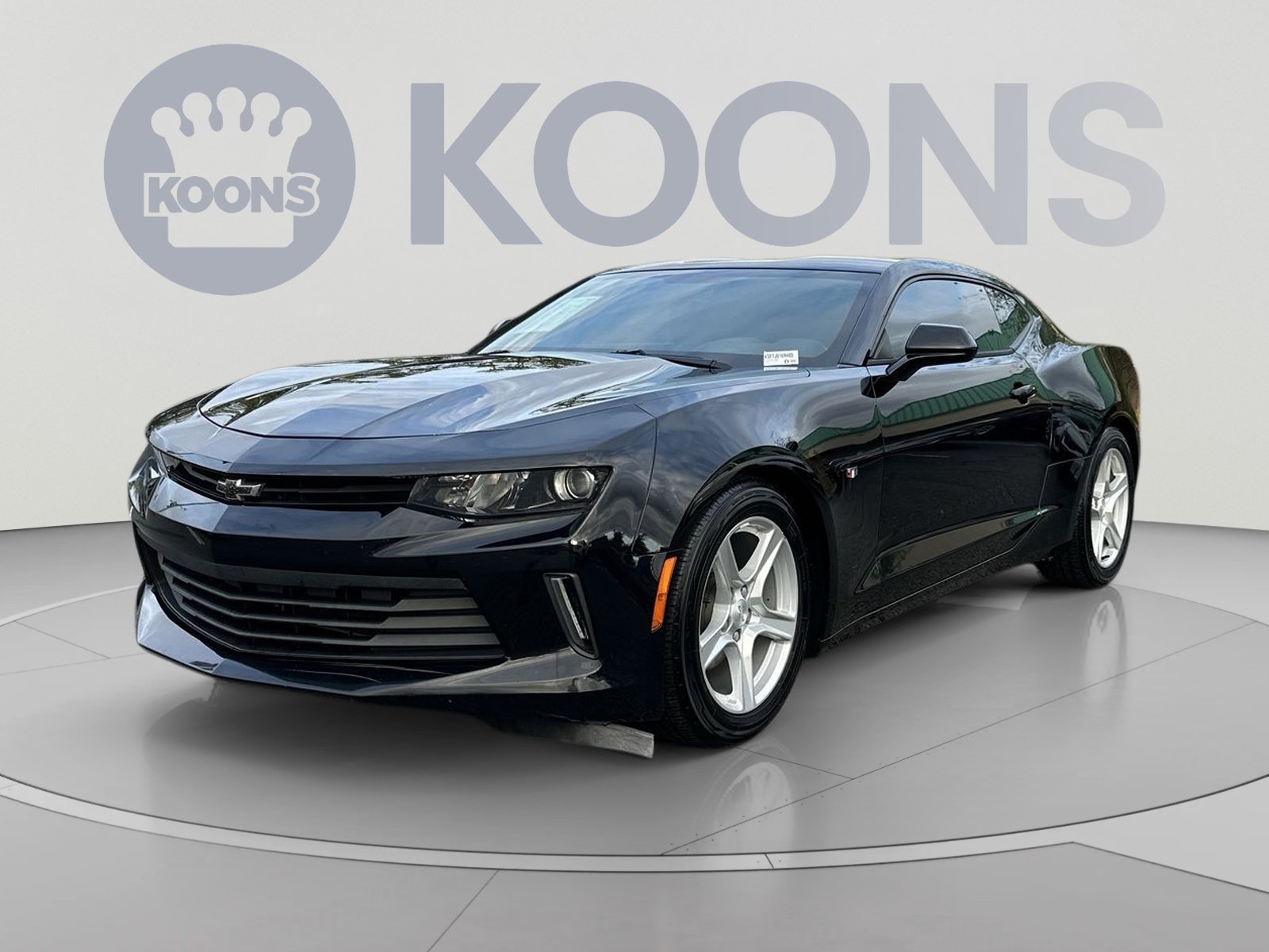 Used 2018 Chevrolet Camaro LT RWD image 5