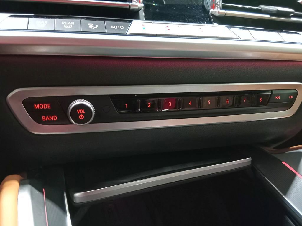 Used 2023 BMW X6 xDrive40i w/ M Sport Package image 32