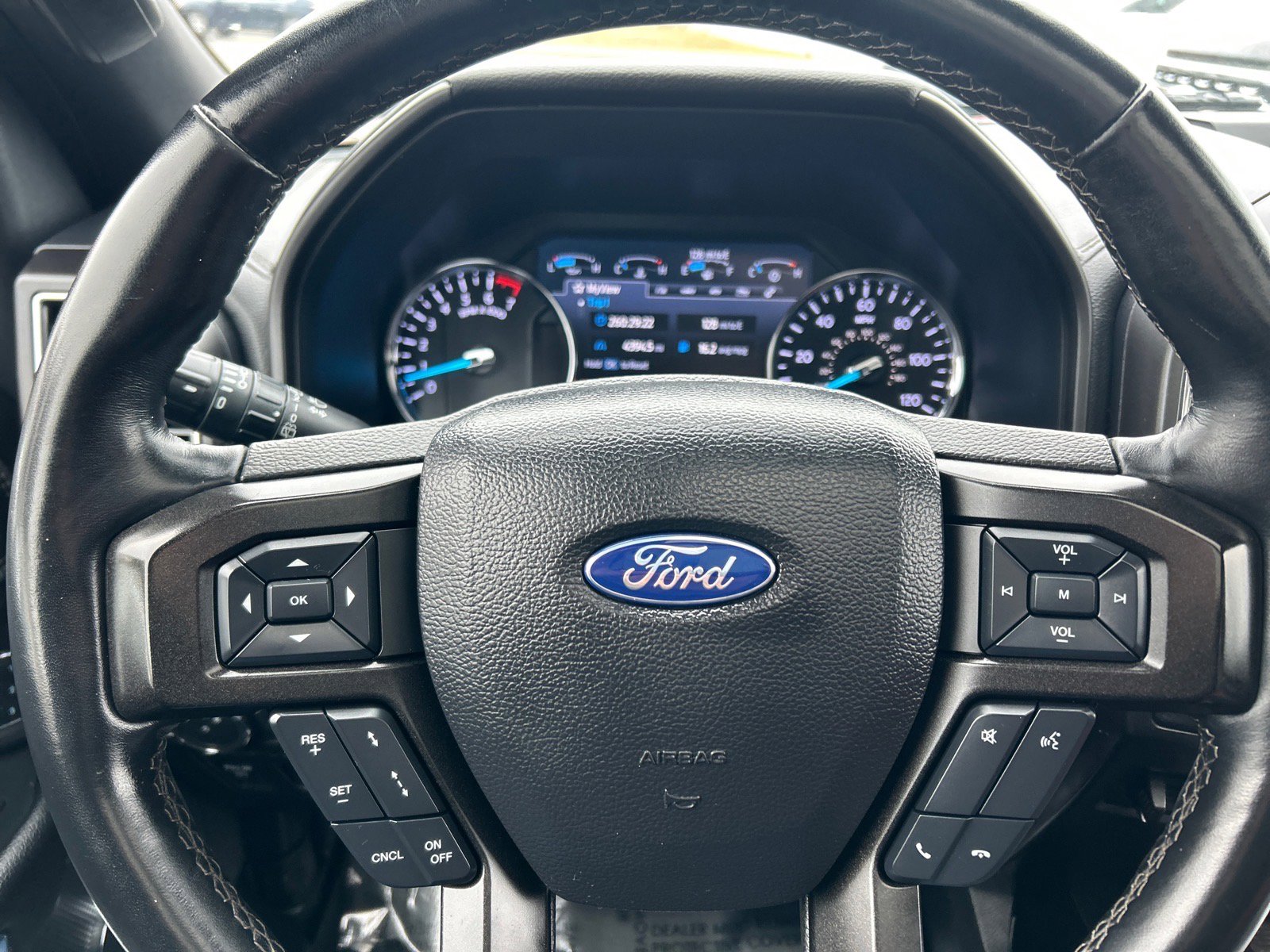 Certified 2020 Ford Expedition Limited w/ Special Edition Package image 27