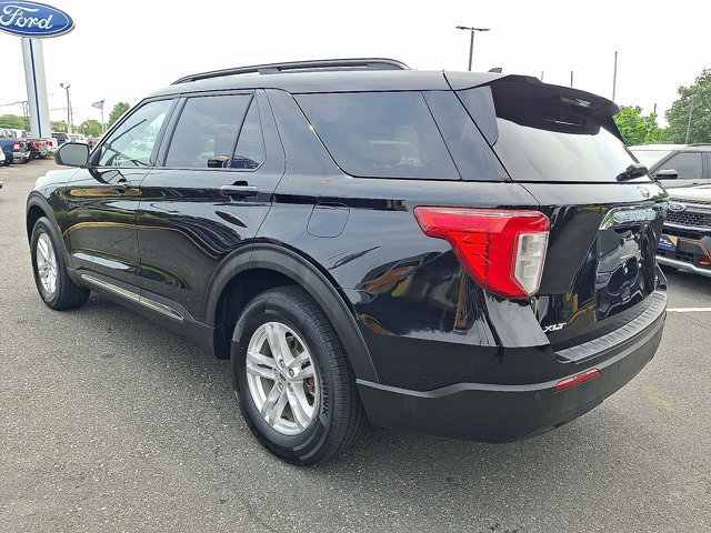 Certified 2020 Ford Explorer XLT w/ Comfort Package AWD/4WD image 7