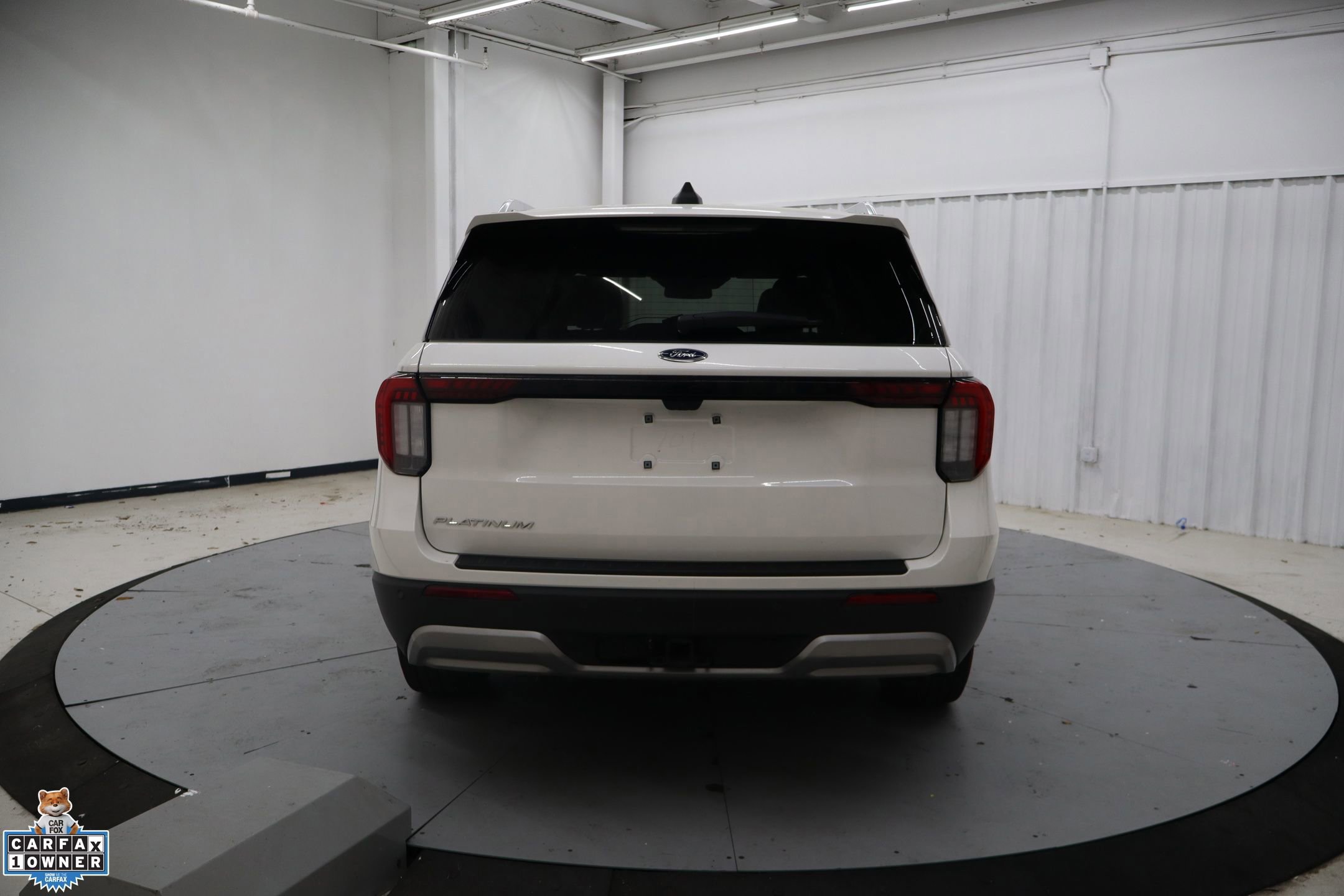 Certified 2025 Ford Explorer Platinum RWD image 6