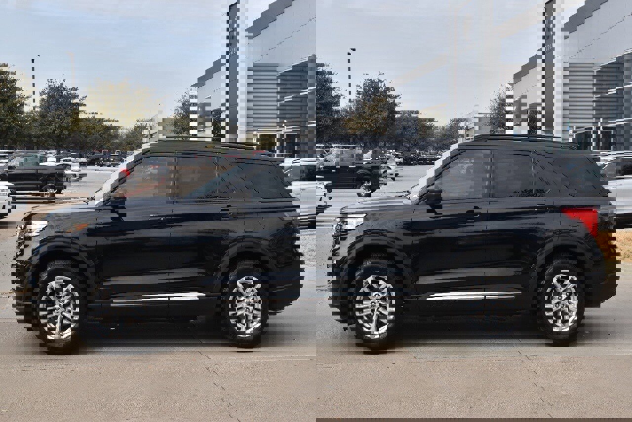 Certified 2023 Ford Explorer XLT w/ Equipment Group 202A image 12