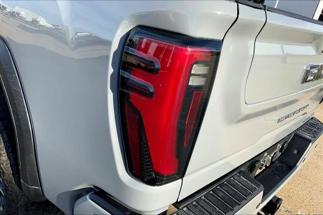 Used 2025 GMC Sierra 2500 AT4X AWD/4WD image 29
