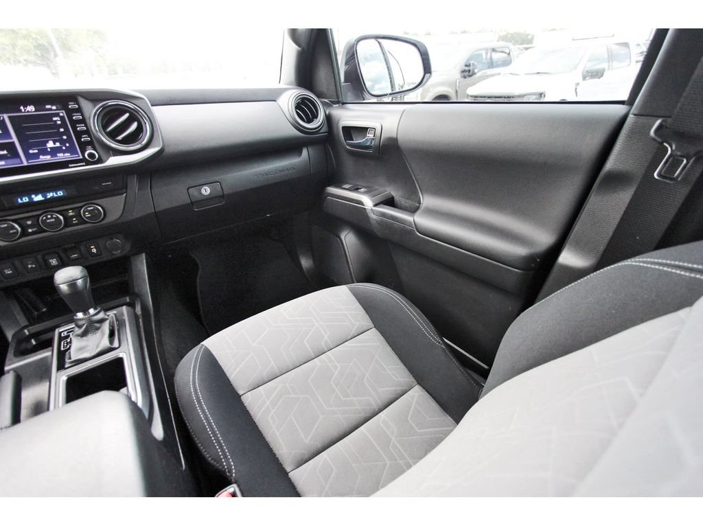 Used 2023 Toyota Tacoma TRD Off-Road w/ Technology Package AWD/4WD image 12