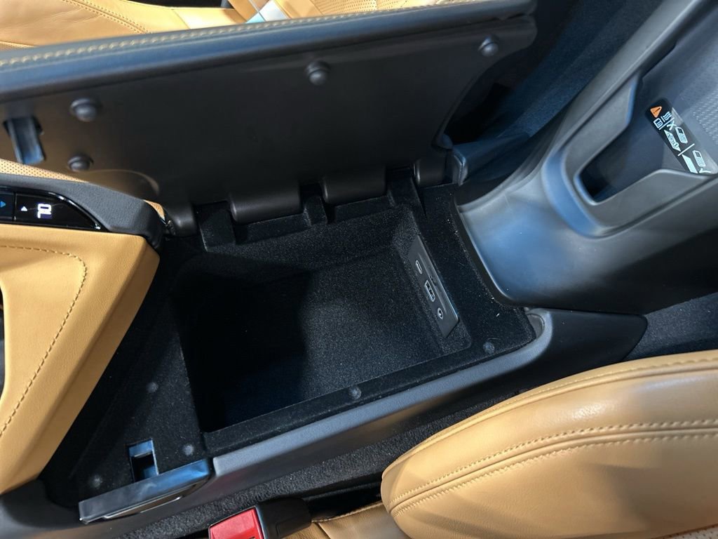 Used 2021 Chevrolet Corvette Stingray w/ Engine Appearance Package image 23