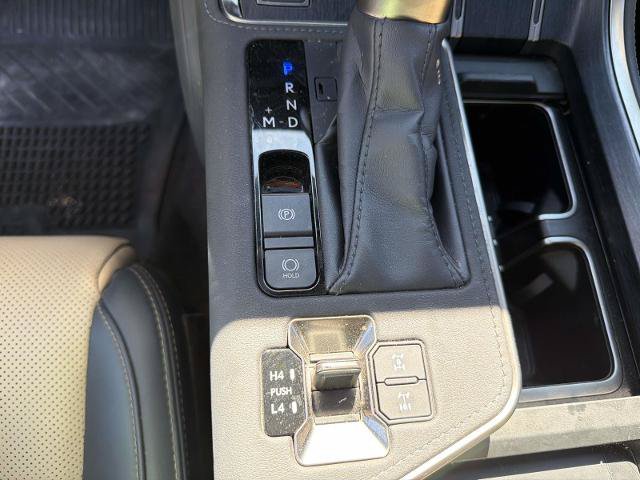 Used 2024 Lexus GX 550 AWD/4WD image 22