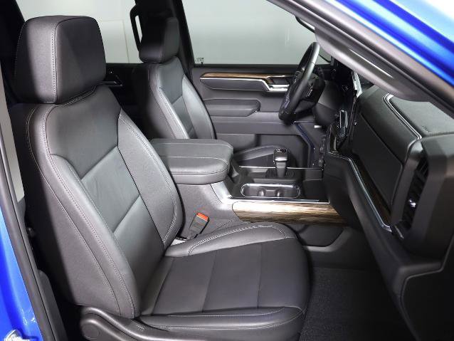 Used 2025 Chevrolet Silverado 1500 LT Trail Boss w/ Convenience Package II image 9