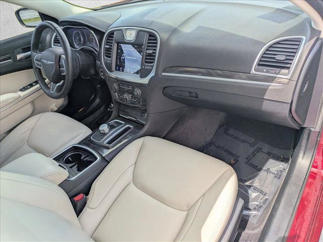 Used 2018 Chrysler 300 Touring L RWD image 23
