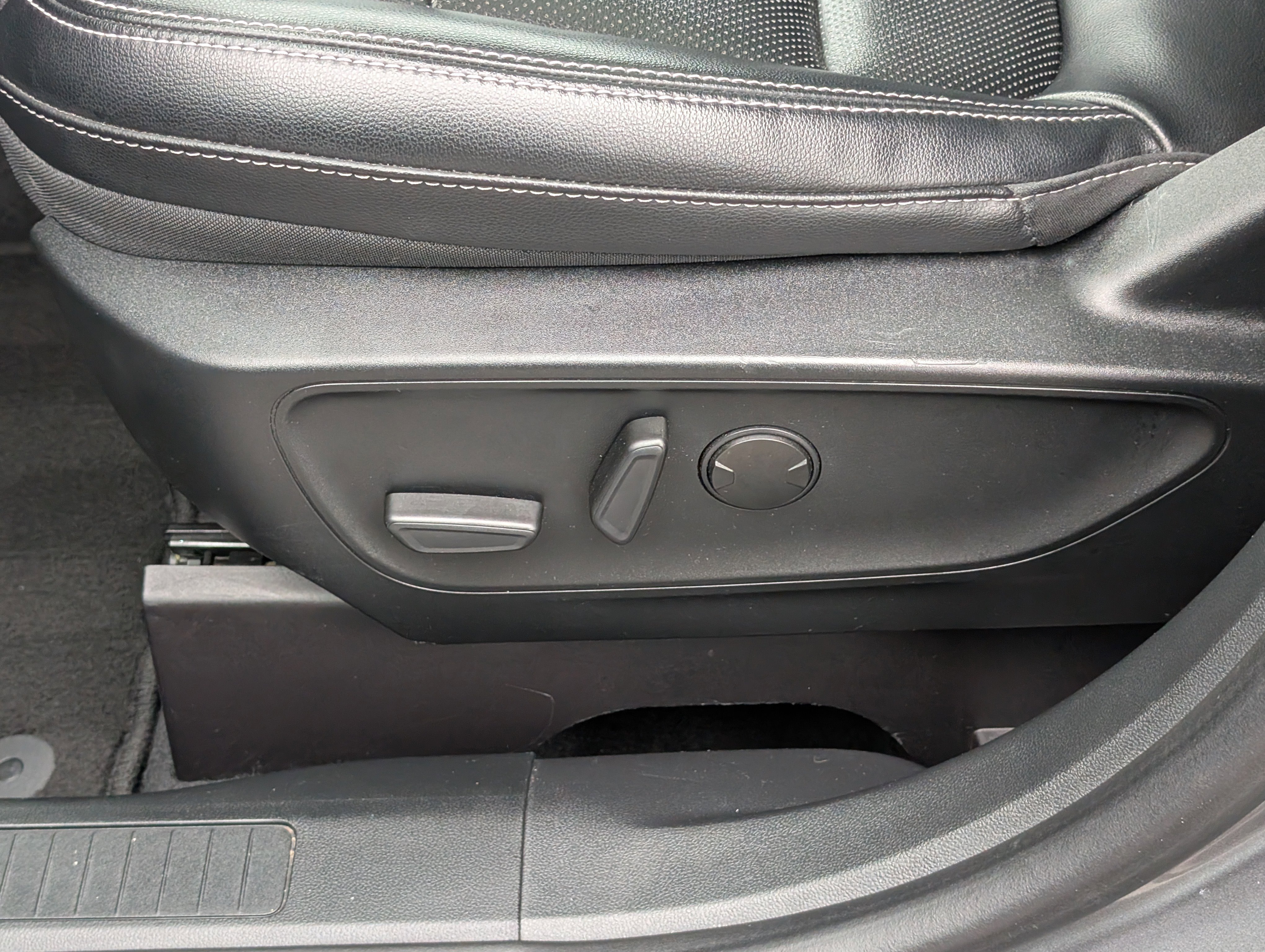 Certified 2021 Ford Escape SEL image 23