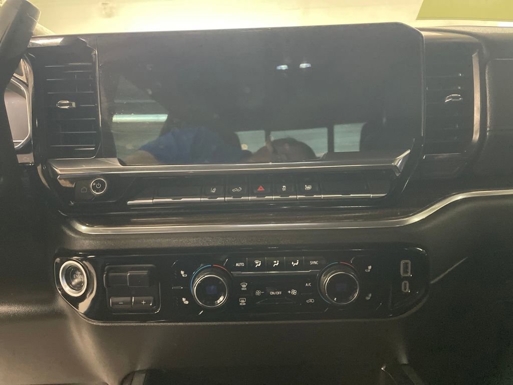 Used 2025 Chevrolet Silverado 2500 LT w/ Leather Package image 22