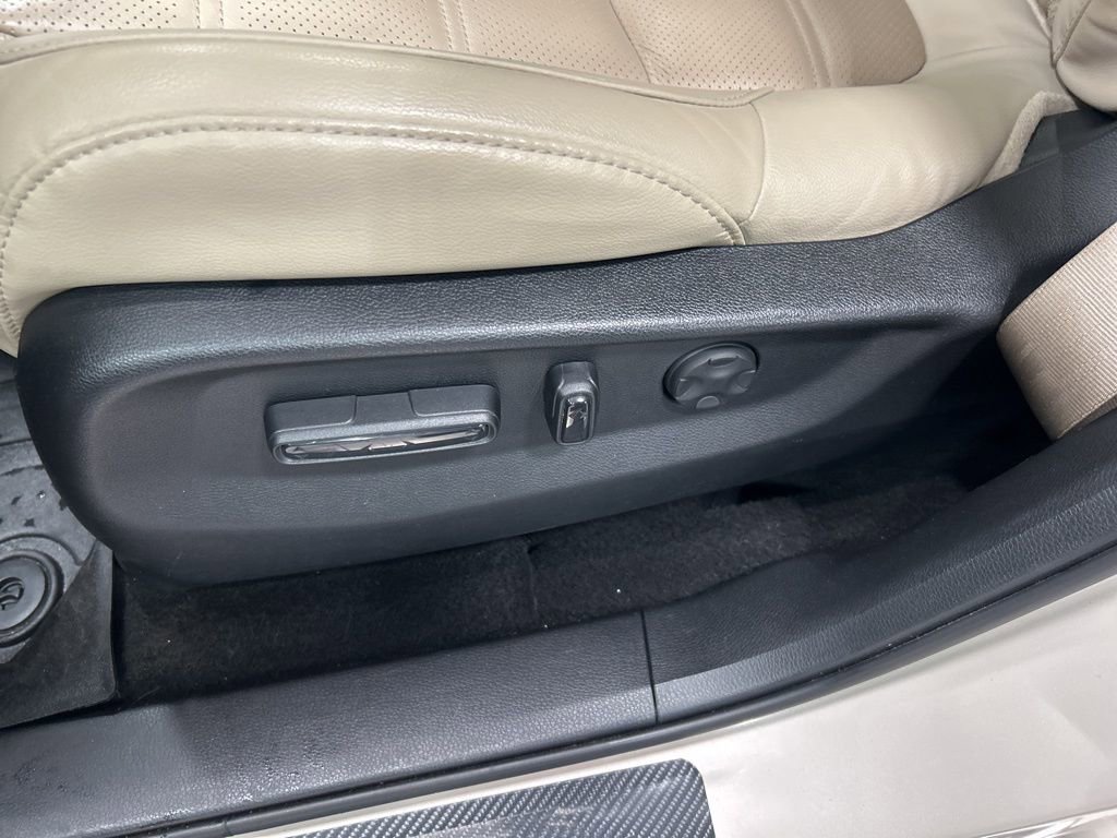 Used 2018 Honda CR-V Touring image 12