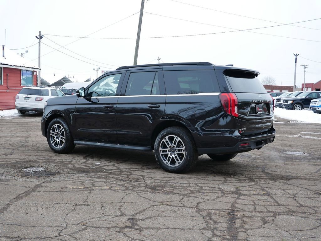 Certified 2025 Ford Expedition Active image 4