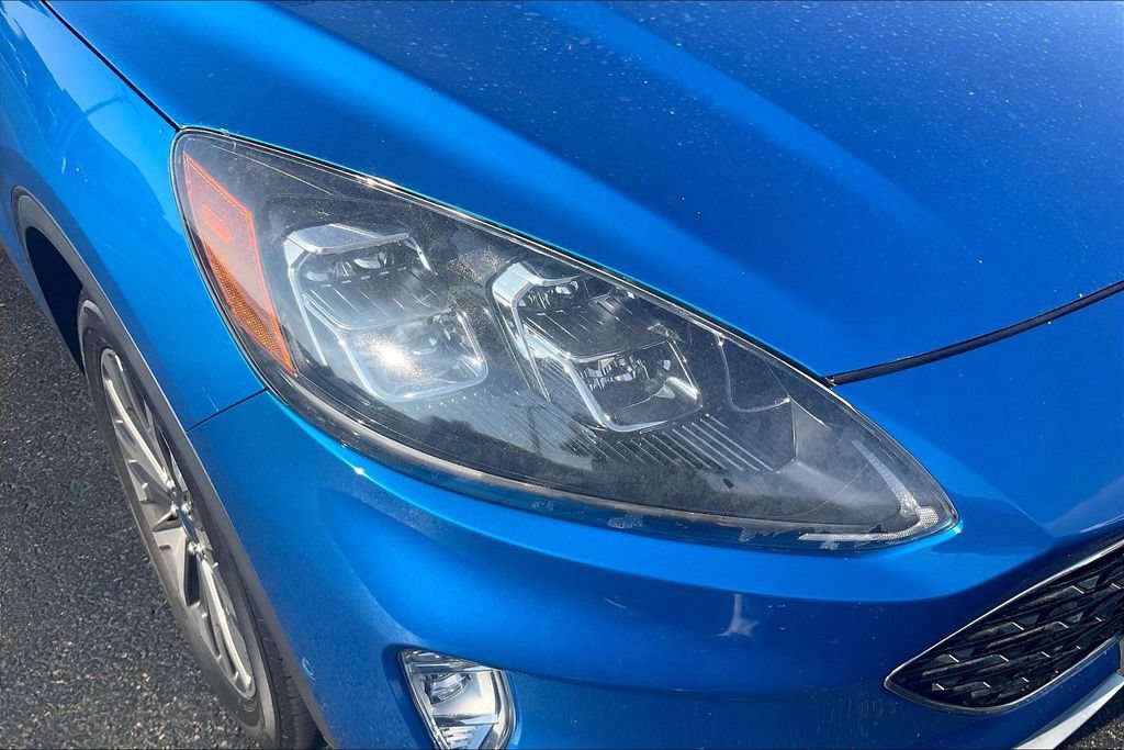 Certified 2020 Ford Escape Titanium AWD/4WD image 28