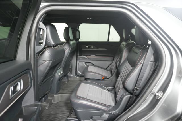Certified 2025 Ford Explorer ST-Line w/ Premium Package image 33
