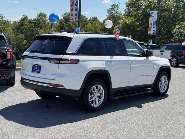 Used 2024 Jeep Grand Cherokee Laredo X AWD/4WD image 2