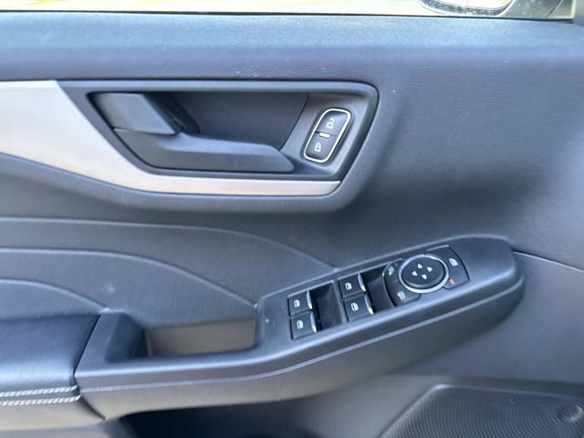 Certified 2022 Ford Escape SE w/ SE Sport Appearance Package image 22