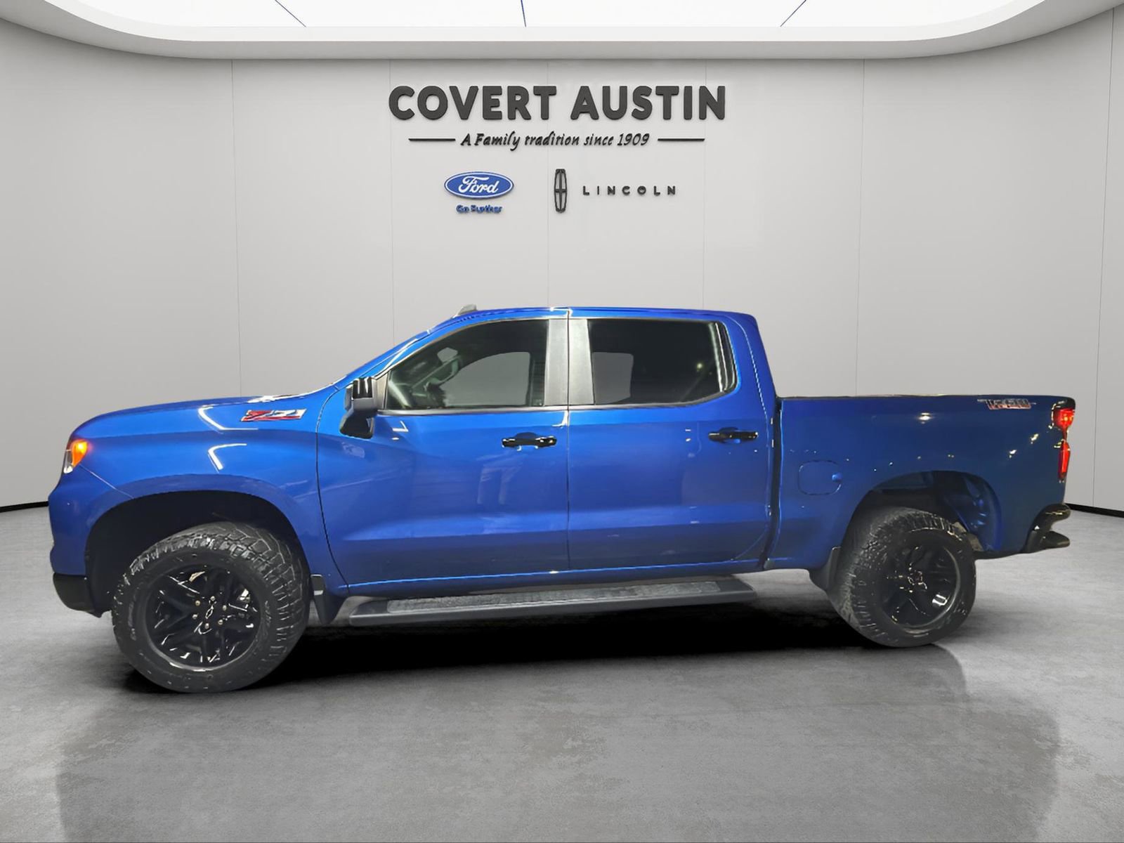 Used 2022 Chevrolet Silverado 1500 LT Trail Boss image 2