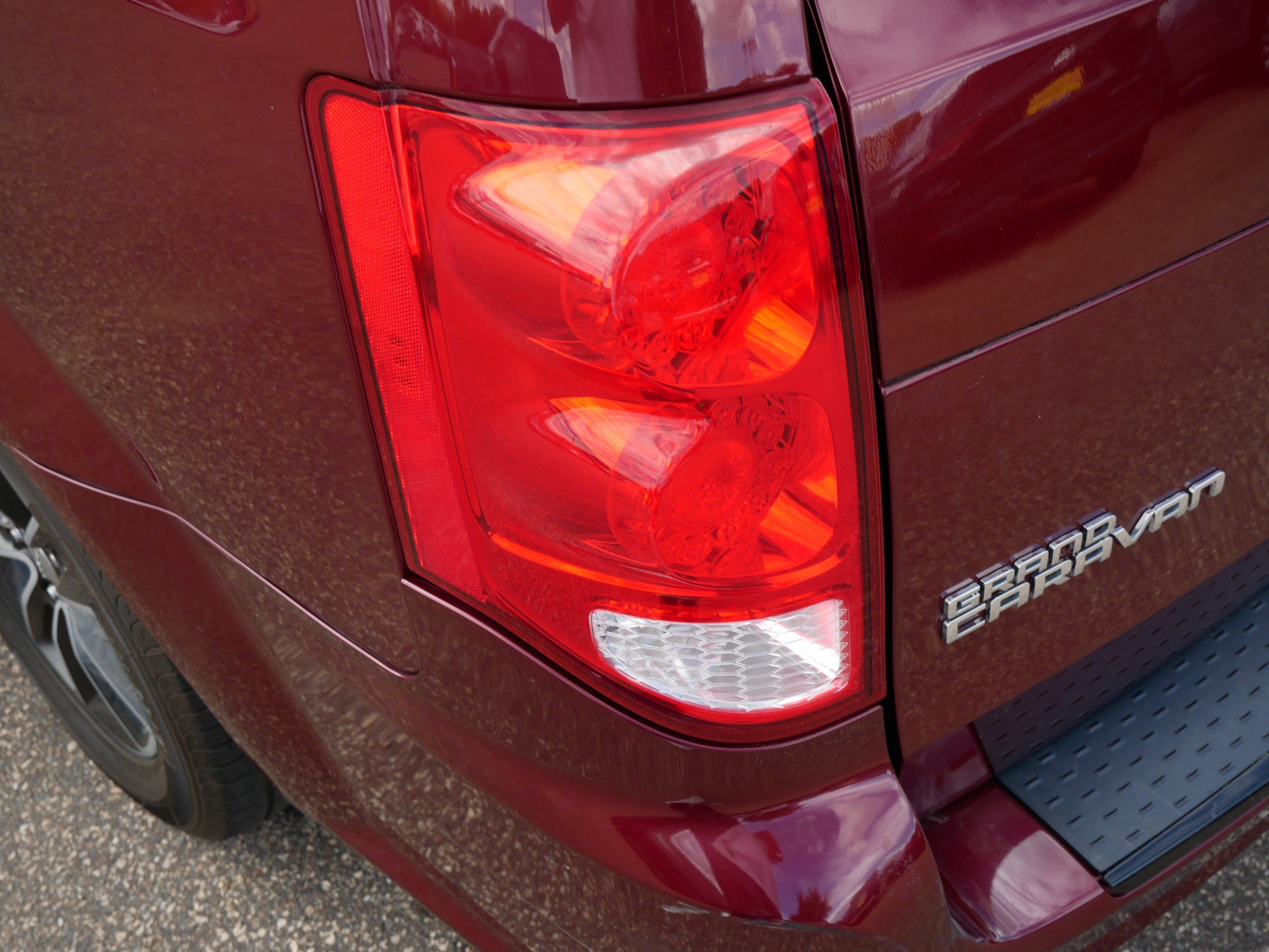 Used 2018 Dodge Grand Caravan SE FWD image 17