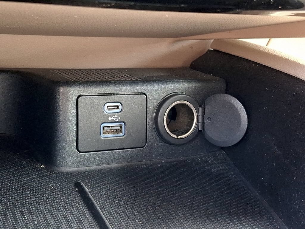 Certified 2021 Ford Escape SEL FWD image 21