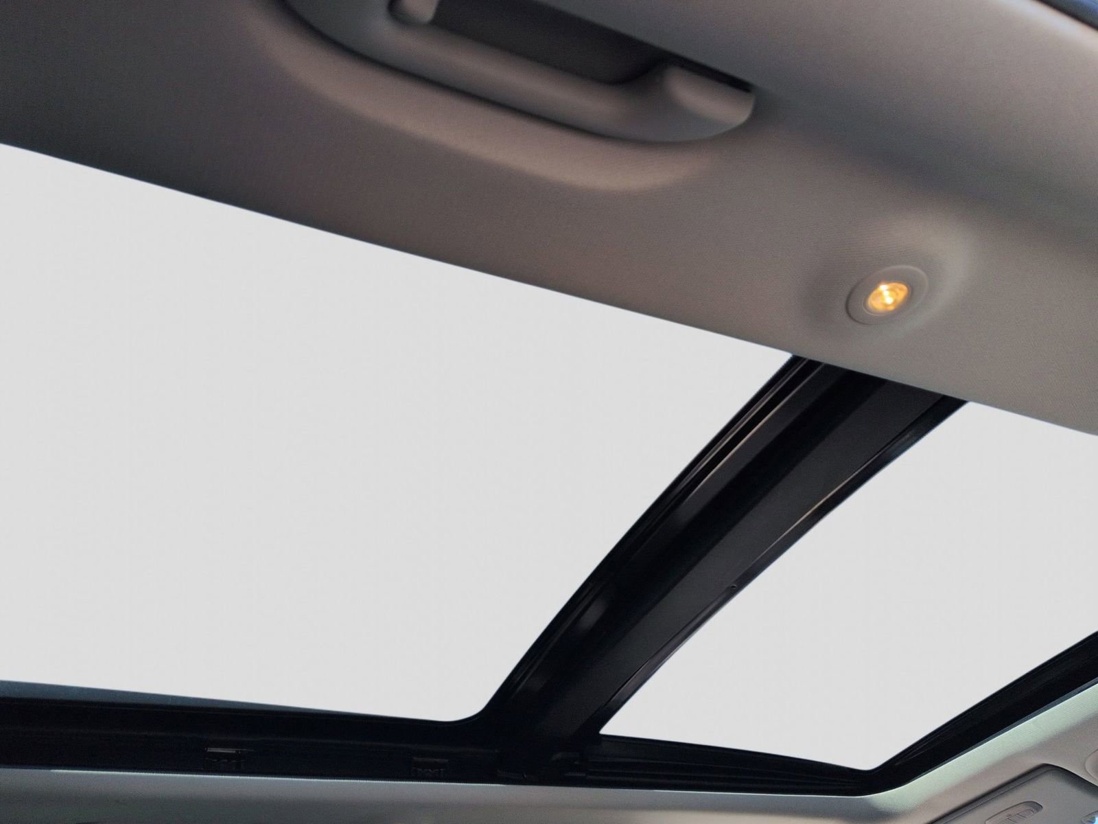 Used 2021 Jeep Cherokee Trailhawk image 28