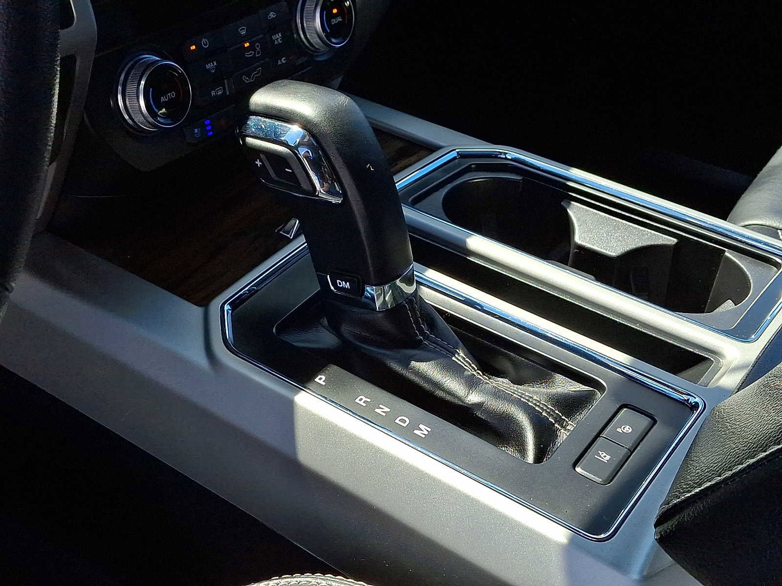 Certified 2019 Ford F150 Lariat w/ Equipment Group 502A Luxury image 16