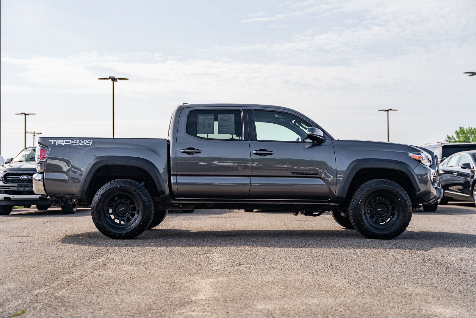 Used 2021 Toyota Tacoma TRD Off-Road AWD/4WD image 8