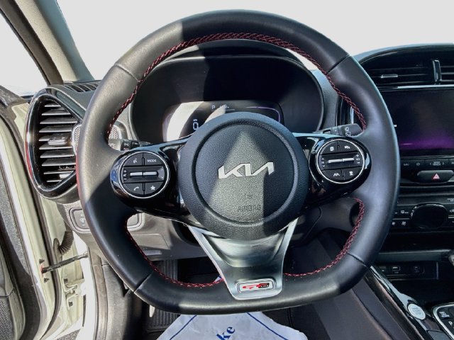 Used 2023 Kia Soul GT-Line w/ GT-Line Technology Package FWD image 17