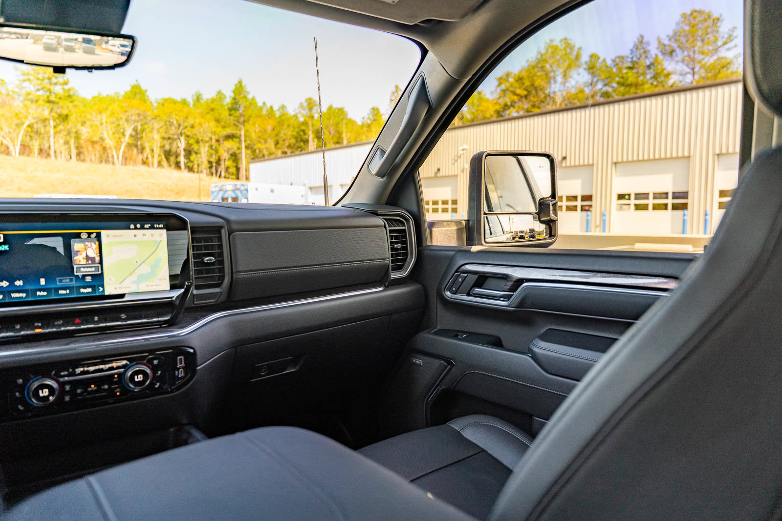 Used 2024 Chevrolet Silverado 2500 LTZ w/ LTZ Plus Package AWD/4WD image 30